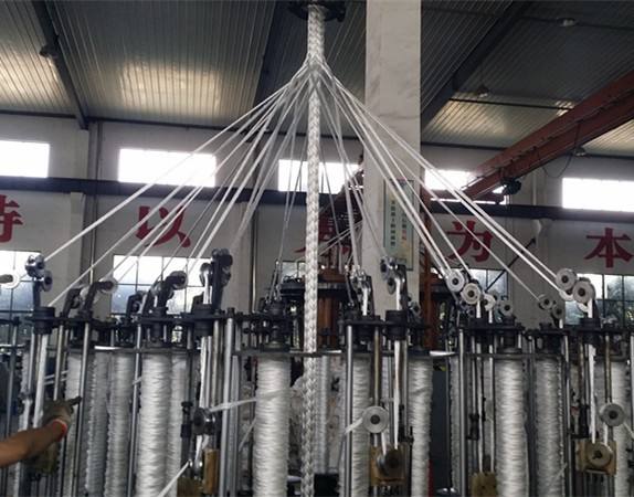 Máquina de 35 toneladas da imprensa hidráulica de 70 Mpa para acessórios de compressão do campo de jogos 4