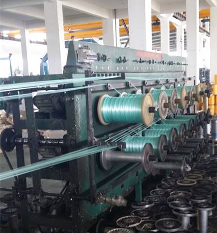 Máquina de 35 toneladas da imprensa hidráulica de 70 Mpa para acessórios de compressão do campo de jogos 12